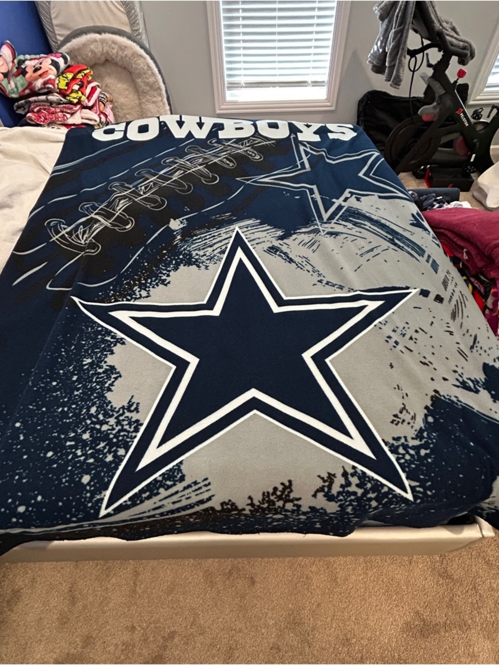 NFL Navy and Gray Star Plush Bed Blanket Dallas Cowboys 5‘ x 7‘